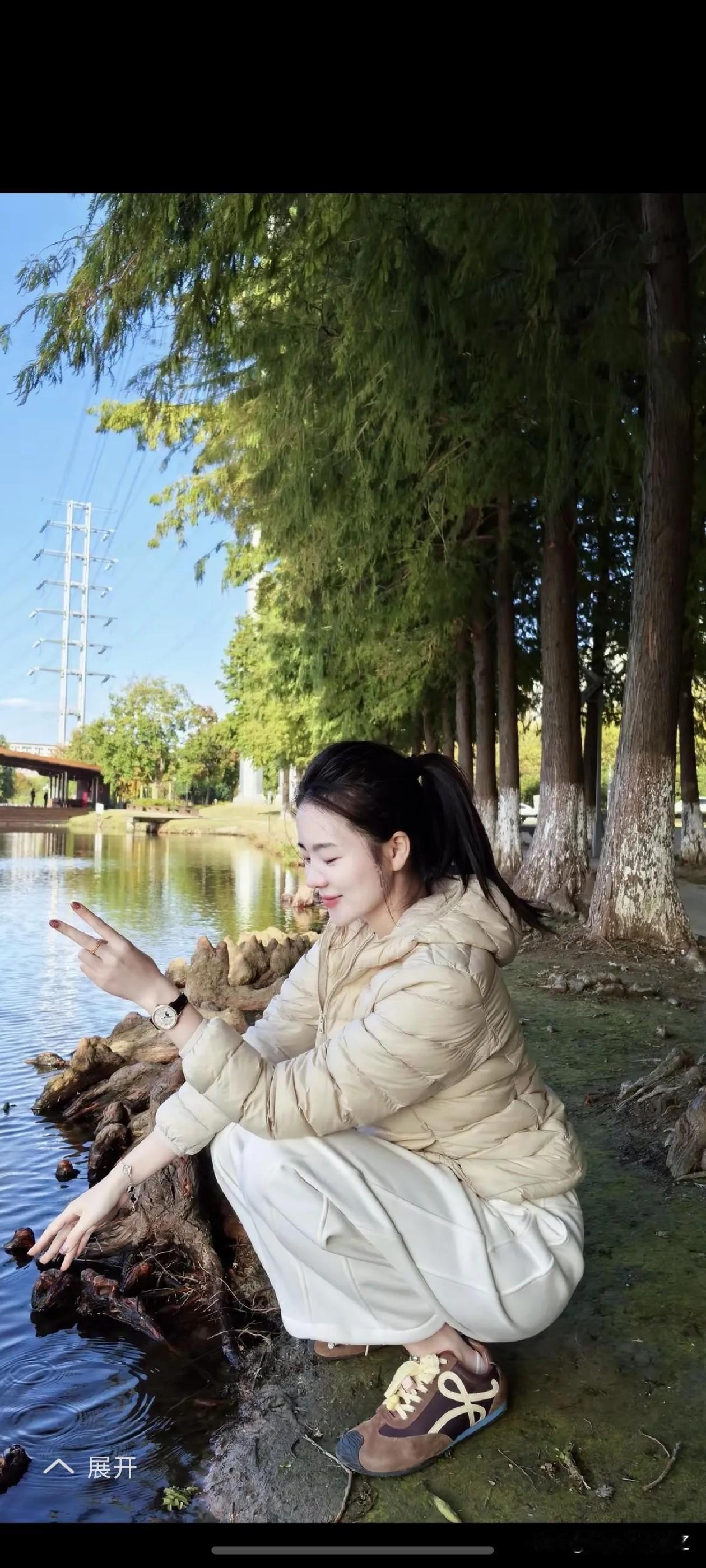 河边俏佳人分享你随手拍的风光