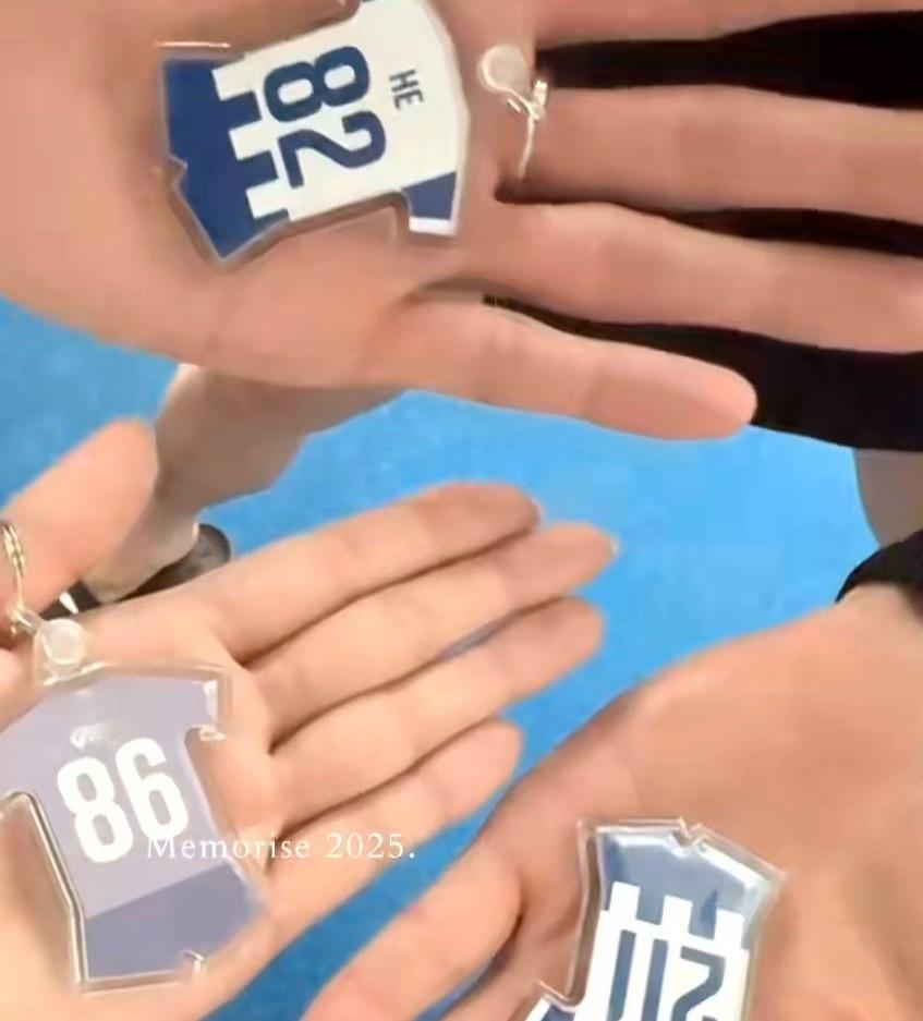 穿裙子的时候不要把腿趴那么开 @ 望瞬史蒂夫 （其实是毛巾。 