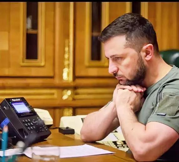 咱网友看着这俄乌和平谈判就来火！俄乌和谈拖拖拉拉？说白了就是各怀鬼胎！
特朗普吐