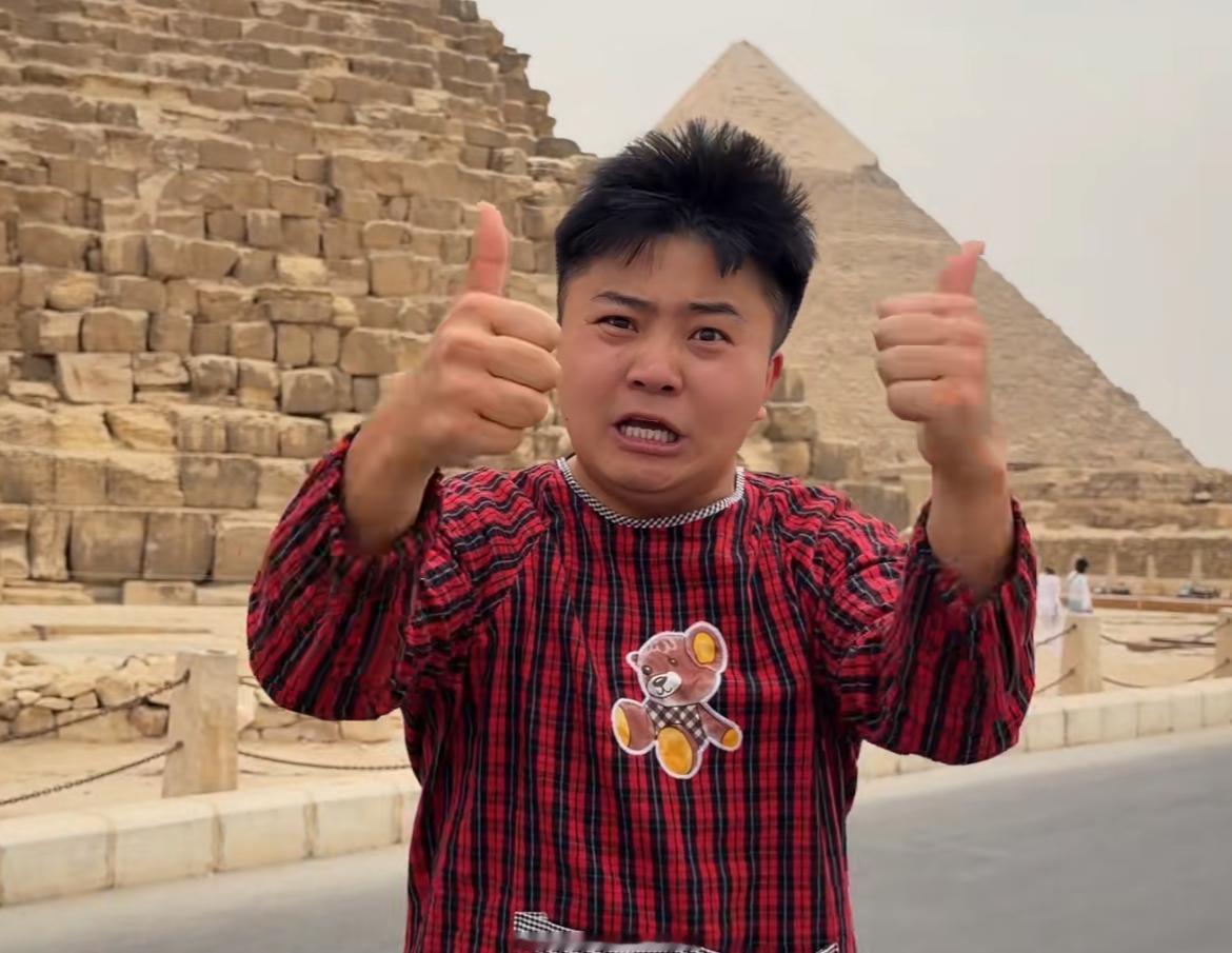 李要得前任回击
曝李要得有三个门面房，之前买宝马七系，如今还有一辆大G，与其他女