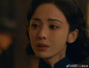 娜扎醒来哭戏 娜扎这哭戏太有感染力了，没有嚎啕大哭，但眼里的泪光比什么都让人揪心