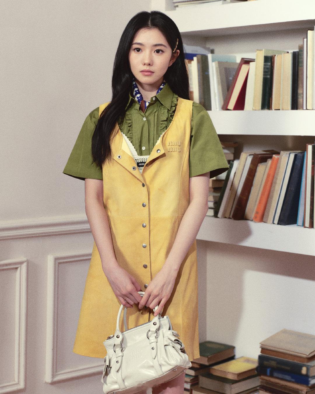 刘浩存 × Miu Miu品牌大使𝑴𝒊𝒖 𝑴𝒊𝒖 新片，演绎2026