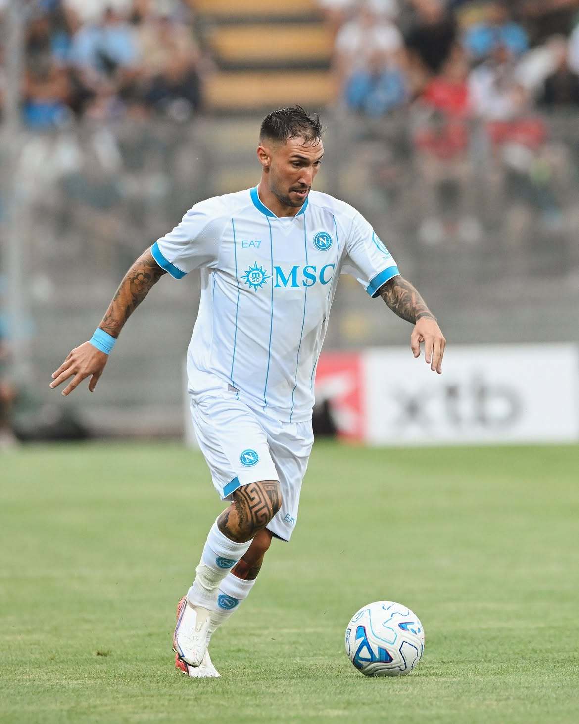 🆙 状态回勇🔵那不勒斯在今晨结束的一场热身赛中2-1击败西甲俱乐部奥萨苏纳，