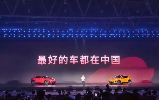 岚图追光S在隧道里干了件狠事：360度转一圈，还说没特效

最近岚图汽车搞了个大