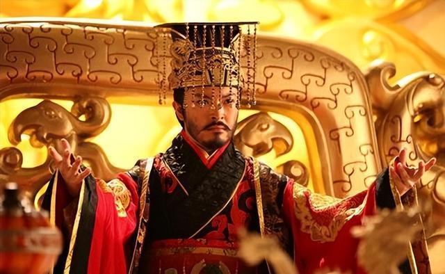 隋末乱世，皇权倾覆，杨广身死江都，宇文化及屠戮宗室。

窦建德，这位乱世中的枭雄