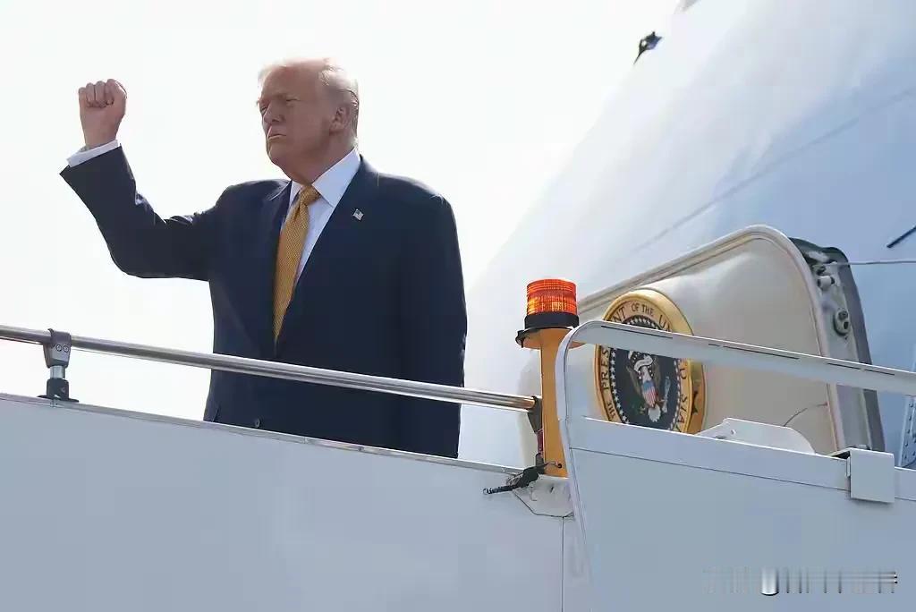 特朗普这一宣布简直是在世界和平的火药桶上又撒了把火。当地时间2025年10月29