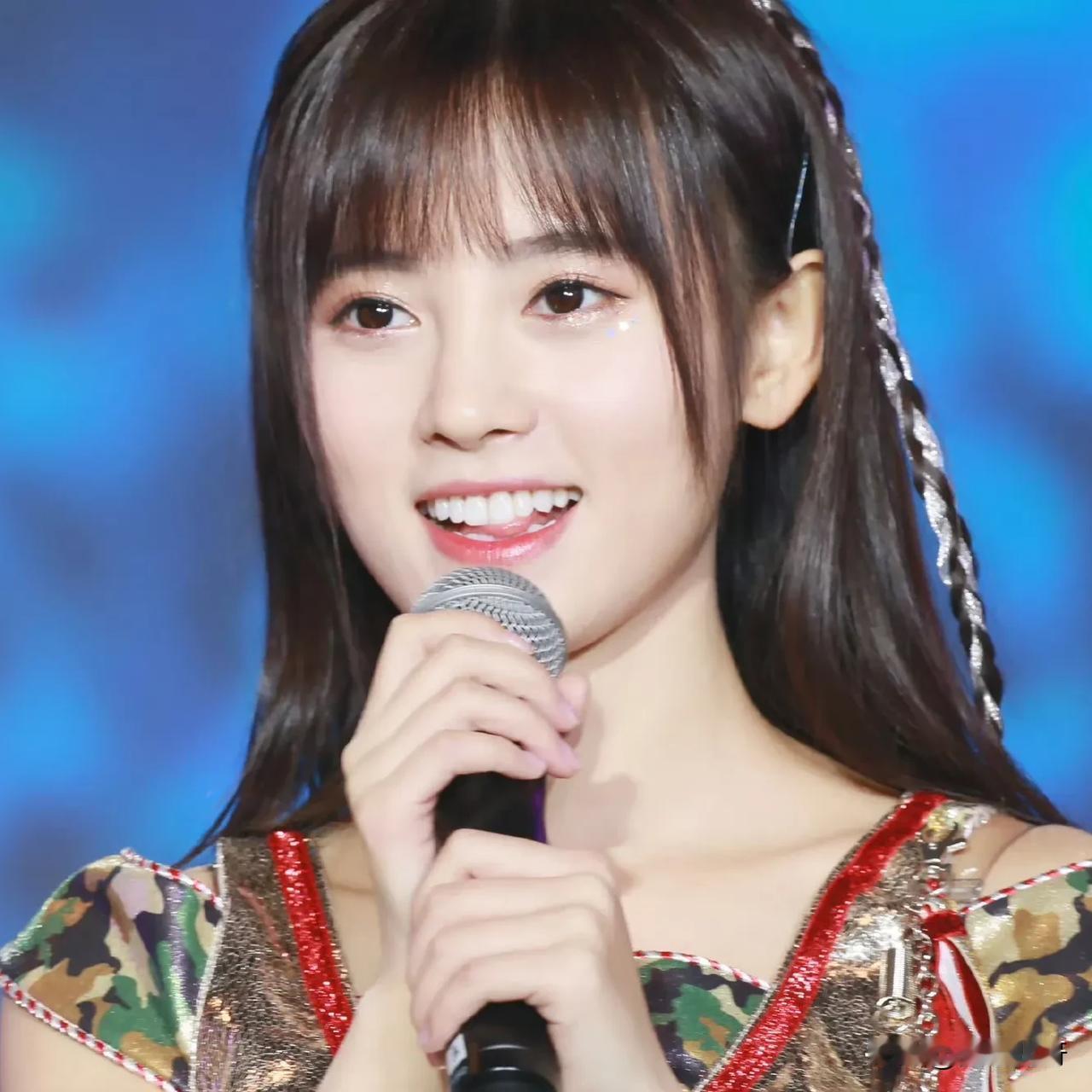 鞠婧祎9年前长这样！

不知道从什么时候开始，鞠婧祎演戏，永远顶着一张化着半永久