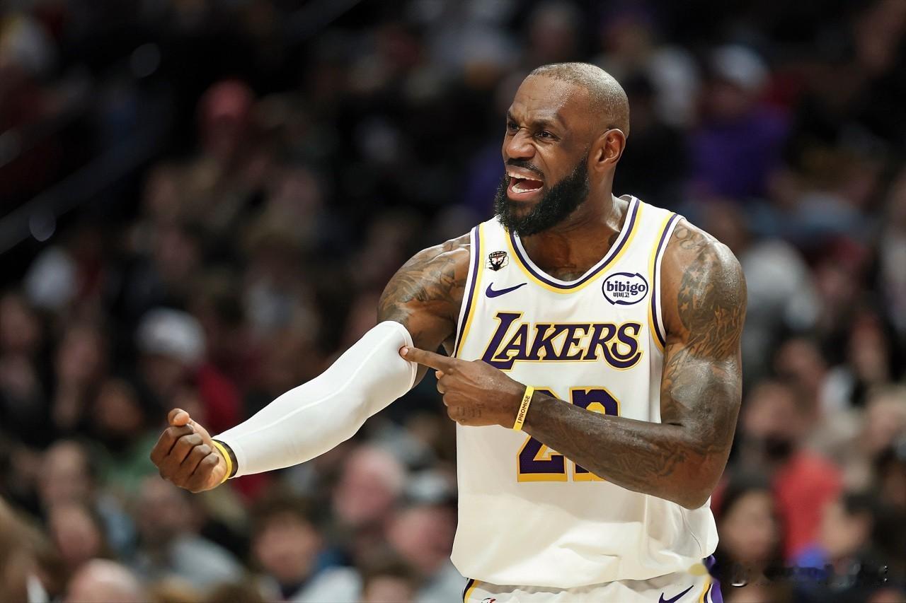 离谱！2K最终能力值排名出炉，詹姆斯跌出前十？？？

争议拉满！NBA2K官方正