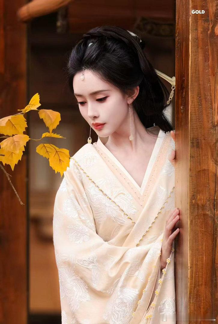 孟子义百花杀国风妆造图鉴孟子义百花杀妆造 谁懂《百花杀》里沈汐和的流苏额饰自带氛