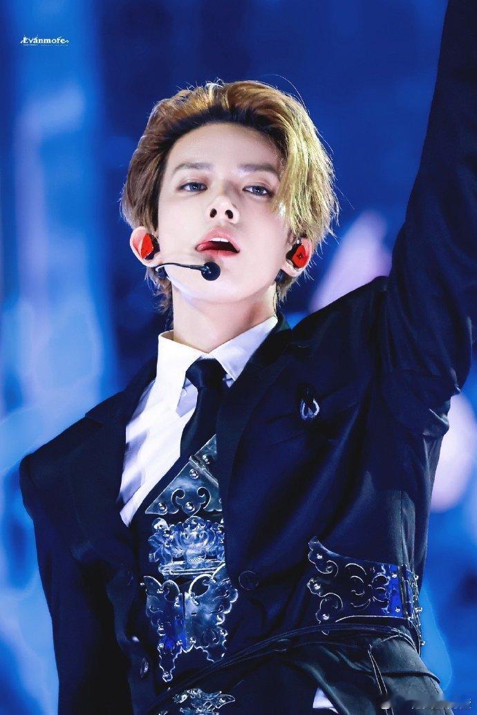 李羲承和黄子弘凡cha 看到李羲承和黄子弘凡cha舞的视频，我简直要尖叫了！两位