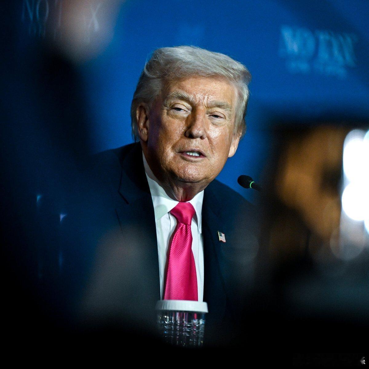 一位由歐巴馬-敗登任命的左瘋法官剛剛下令，強迫川普總統允許可能多達數百萬的虛假尋