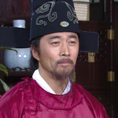 朱元璋想杀刘伯温前夜，刘伯温收到马皇后送来的果篮，刘伯温掀开盖子，大惊失色，篮中