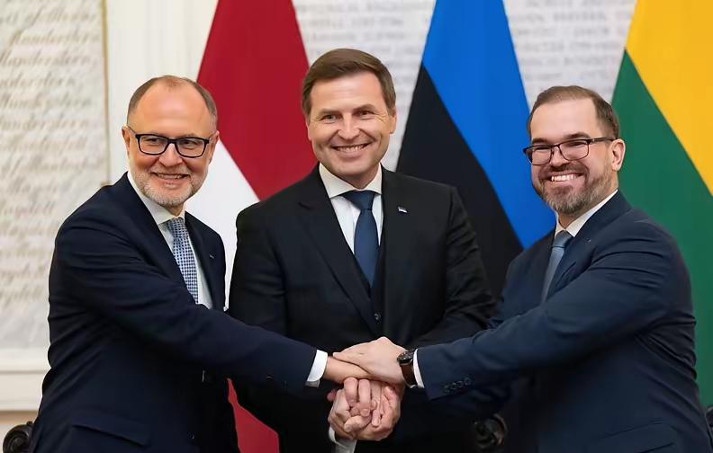 波罗的海三小，放了个大招。

波罗的海三小国立陶宛、爱沙尼亚和拉脱维亚国防部长签