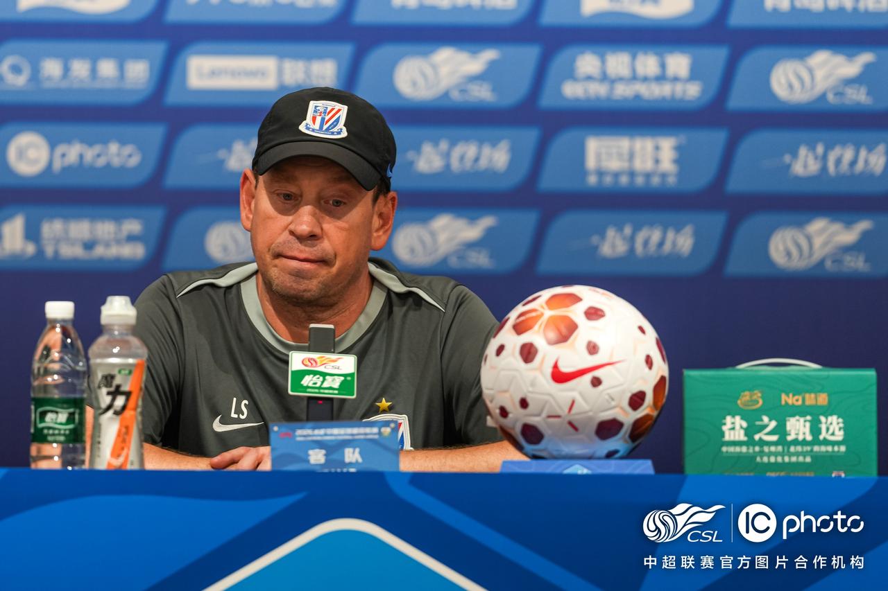 中超赛后｜斯卢茨基:逆转取胜源于全队不懈努力 金顺凯伤势严重将留在大连治疗观察