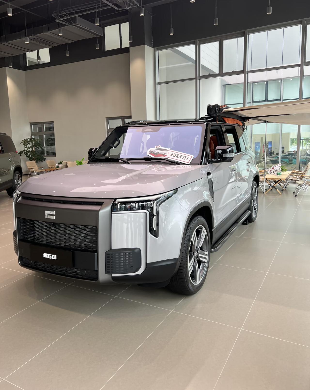 这是什么车，感觉也太冷门了，见也没见过