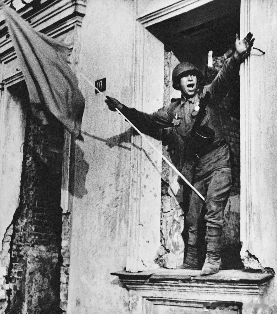 1943年8月5日苏军近卫坦克第17旅摩托化营近卫中士Николай Федор