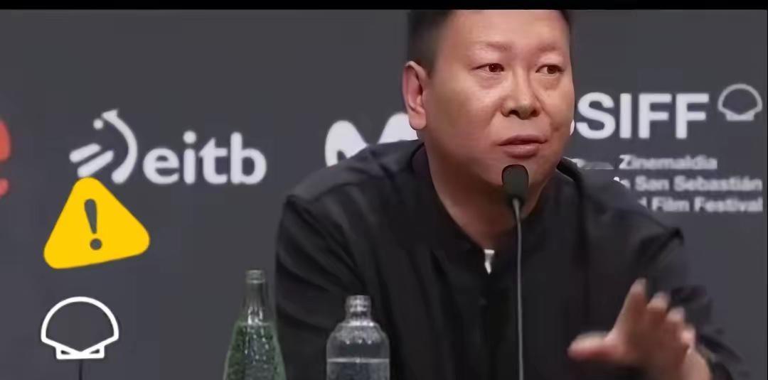 网上的唾沫星子都喷错地方了。
全网都在骂那个拿影后的杀夫犯赵箫泓，却没几个人去扒