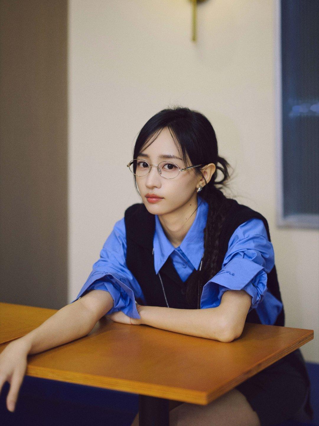 无限超越班毕业纪念卡册黄婷婷无限超越班黄婷婷我来了