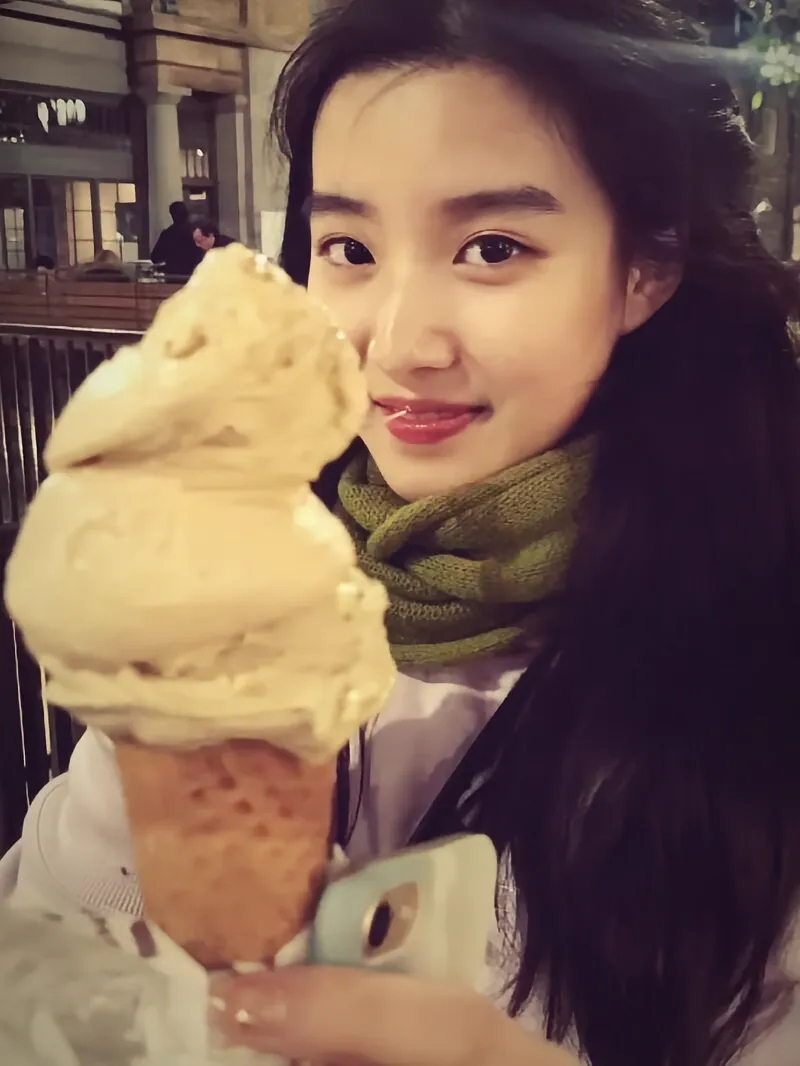 【卢昱晓】英国的天气好不好 你好不好 ·内娱女明星留子味 ​​​