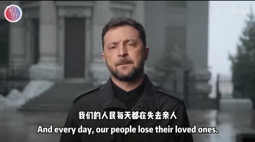 特朗普再威胁泽连斯基，你必须同意我的“28点和平计划”。
距离期限越来越近，特朗