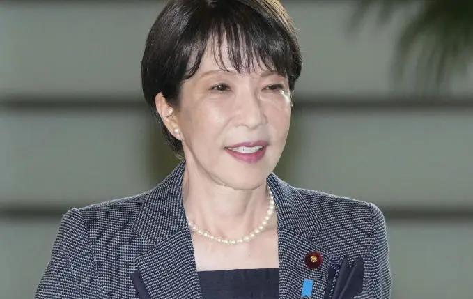 日本这个国家，最双标且滑稽的地方在于，它可以对真正炸平自己两座城市的美国“感恩戴