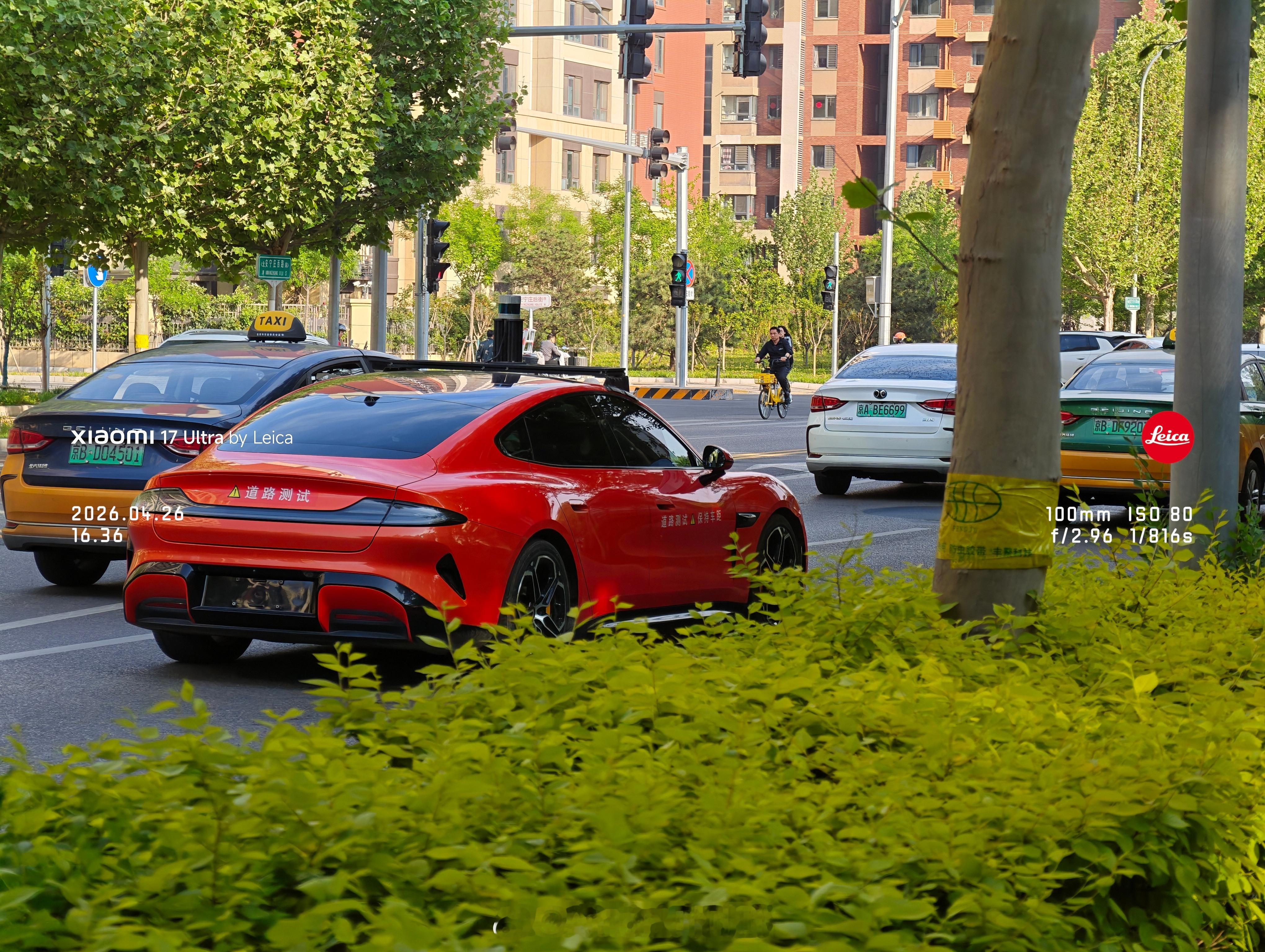 第一代小米SU7的路测车又让我遇上了。