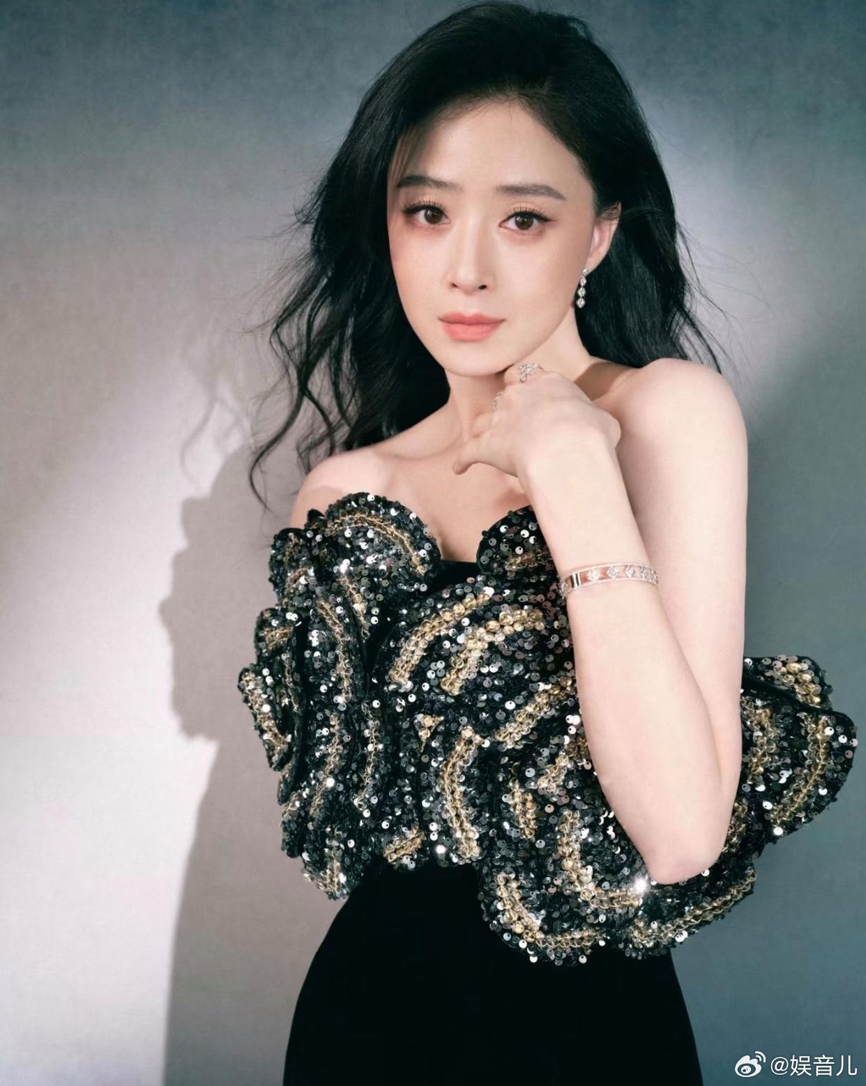 1. 贾乃亮已经在计划生二胎，不管前妻怎么闹都没用，甜馨也知道父母没办法再复合了