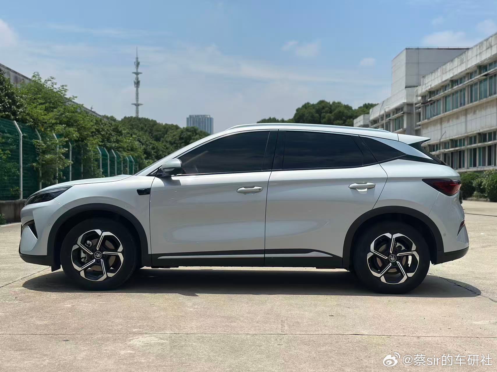 25年5月比亚迪元PLUS，智驾超越版，续航430KM，本地一手车，0过户，实表