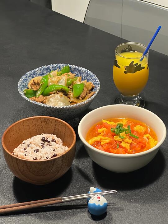 干净饮食：辣椒炒肉 西红柿炒蛋 红豆饭🫘