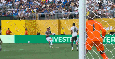 切尔西2-0战胜弗鲁米嫩塞，VAR（视频助理裁判）判罚令人匪夷所思！
世俱杯半决