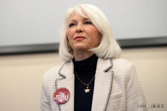 特朗普赦免难救？科州前选举书记员诉求被指于法无据
 
科罗拉多州前梅萨县选举书记