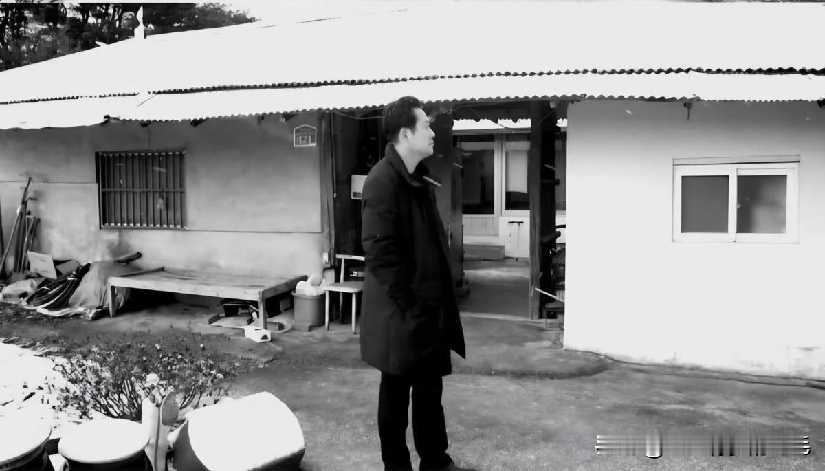 2月16日，韩国国民力量党党首张东赫就总统李在明“是否不应管制多套房持有者、还要