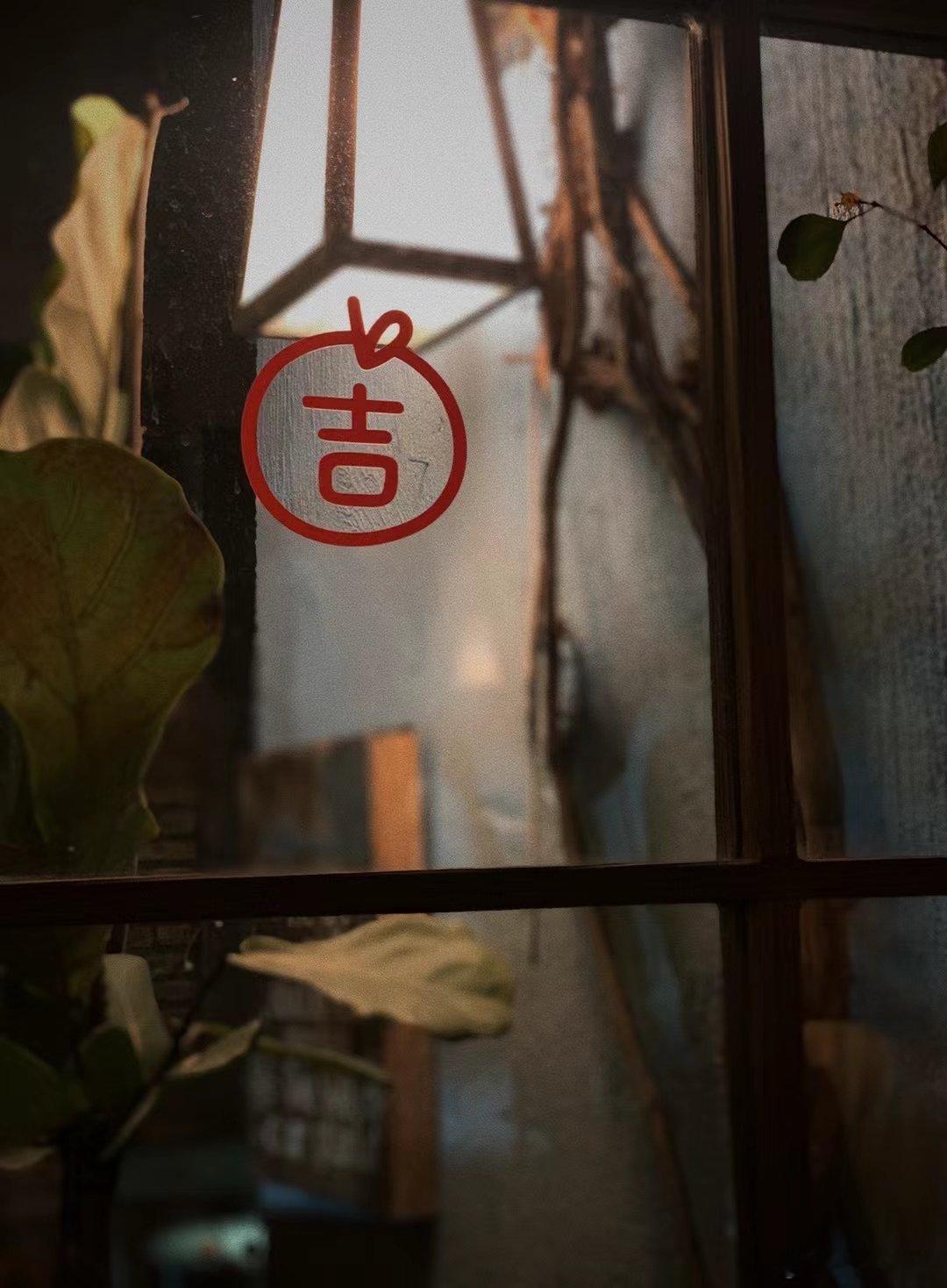 没有星星的夜里，那就安静的坐会，放空自己! ​​​