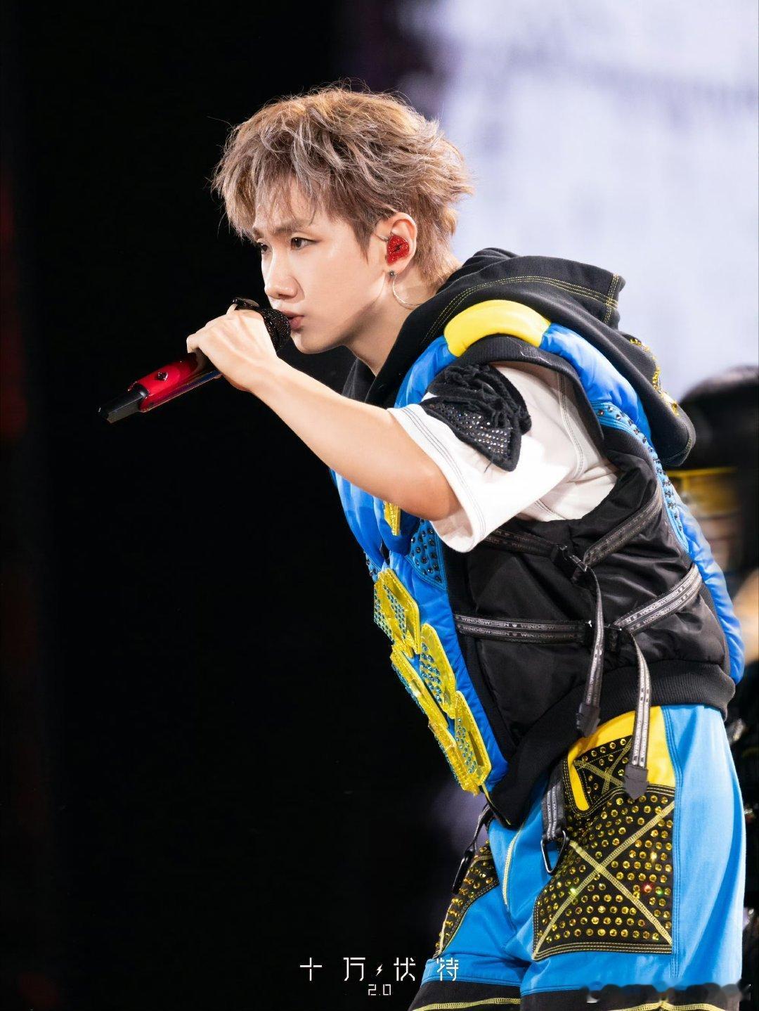 汪苏泷跨年talking长达十几分钟谁懂啊！汪苏泷这十几分钟talking丝滑得