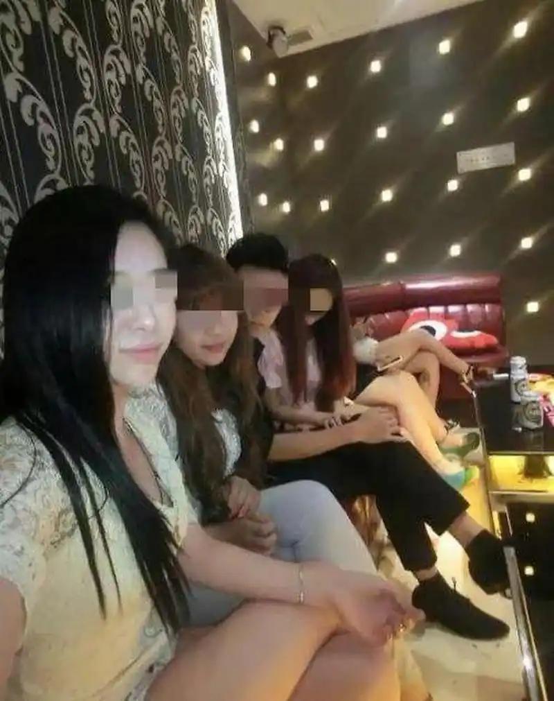 江浙沪为何会大量ktv关停？归根结底，就是这门生意已经难以为继了。先说第一点，为