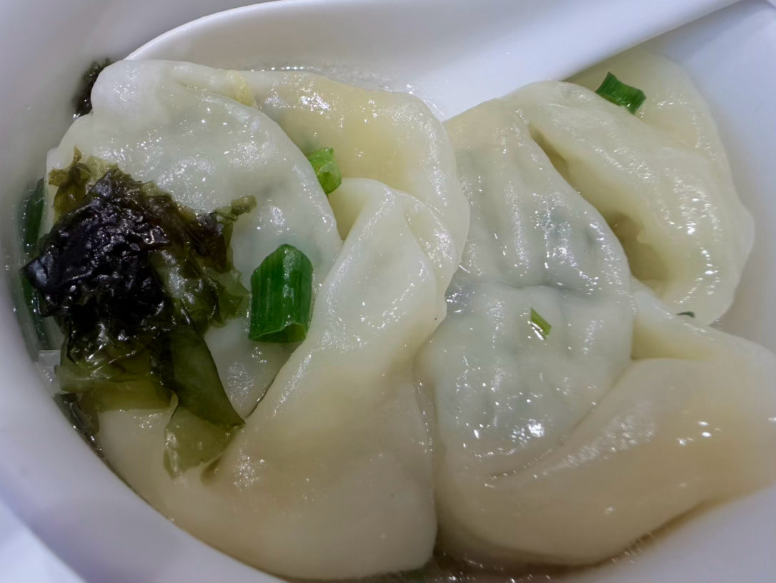 这个刀鱼馄饨是灵个