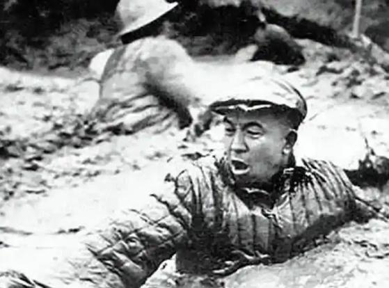 1960年，石油部长余秋里为救大庆油田，请求罗瑞卿派飞机运5吨焊条，却被罗瑞卿怒