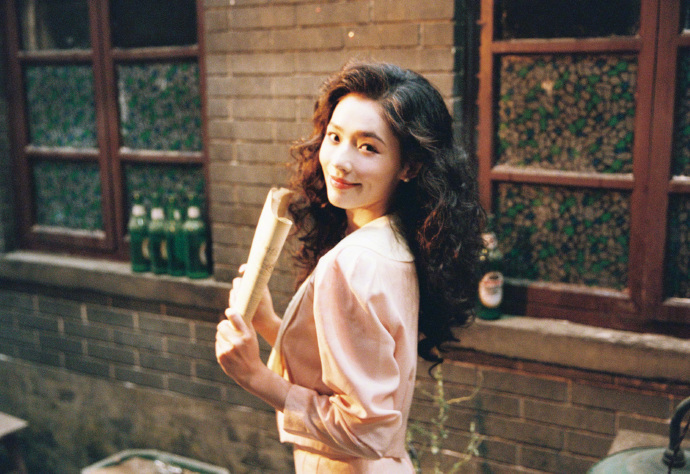 林允林允在冬去春来的最后一天拍的林允波浪卷 林允发了在《冬去春来》的最后一天拍的