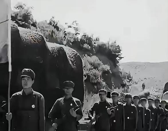 对越自卫反击战，越军处处都埋着地雷，一不小心踩中了大家都会被炸死，看着那些被炸死