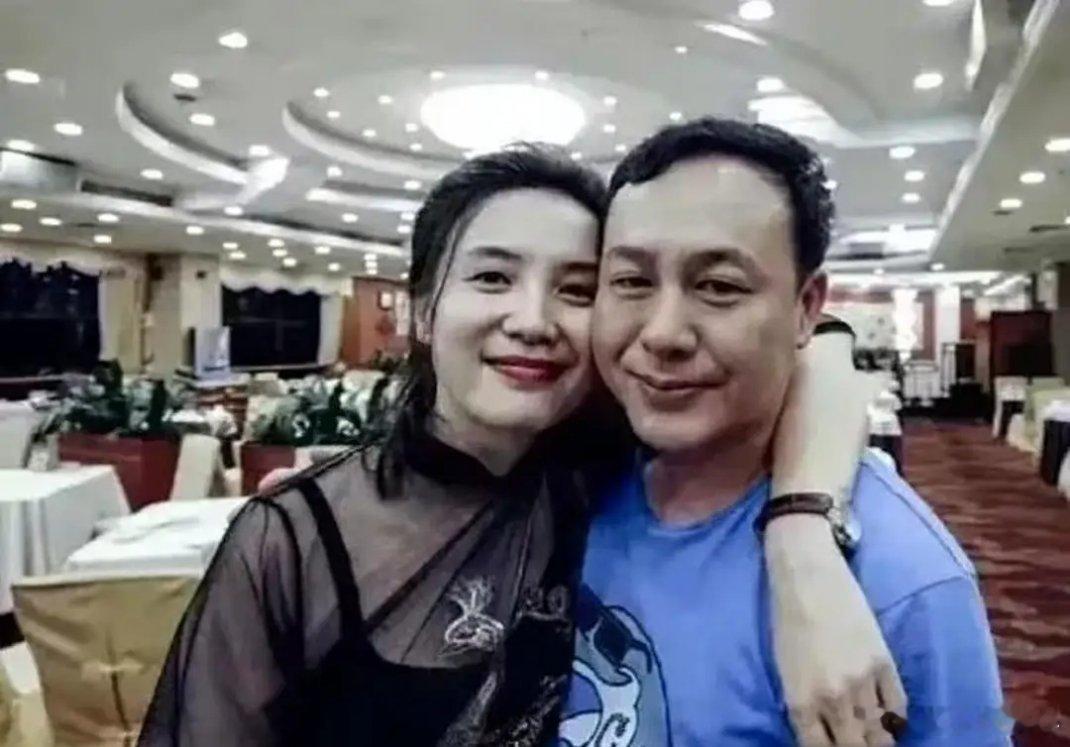 这照片，估计宋佳出十万，都想删除吧 