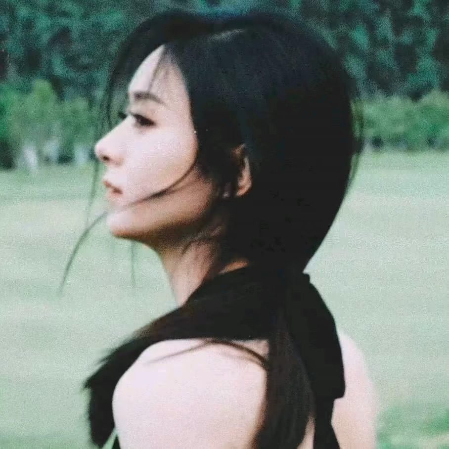 导演盛赞赵丽颖执着不服输导演一句“执着不服输”，真的道尽了赵丽颖的所有，从配角到