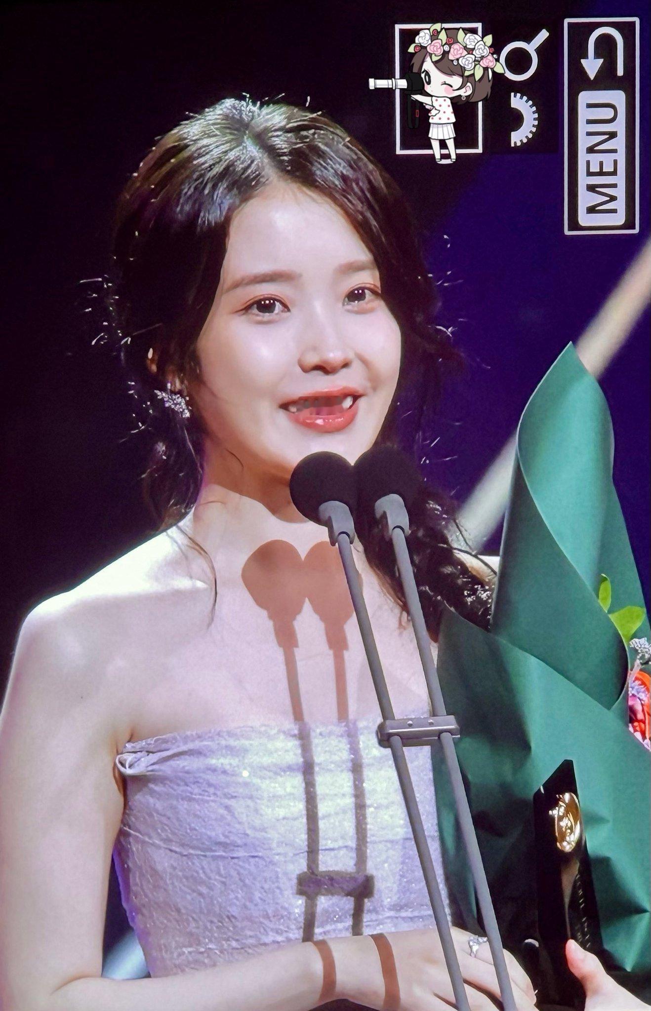 251002 IU 首尔电视节颁奖典礼饭拍预览图cr.iu_snoopy IUd