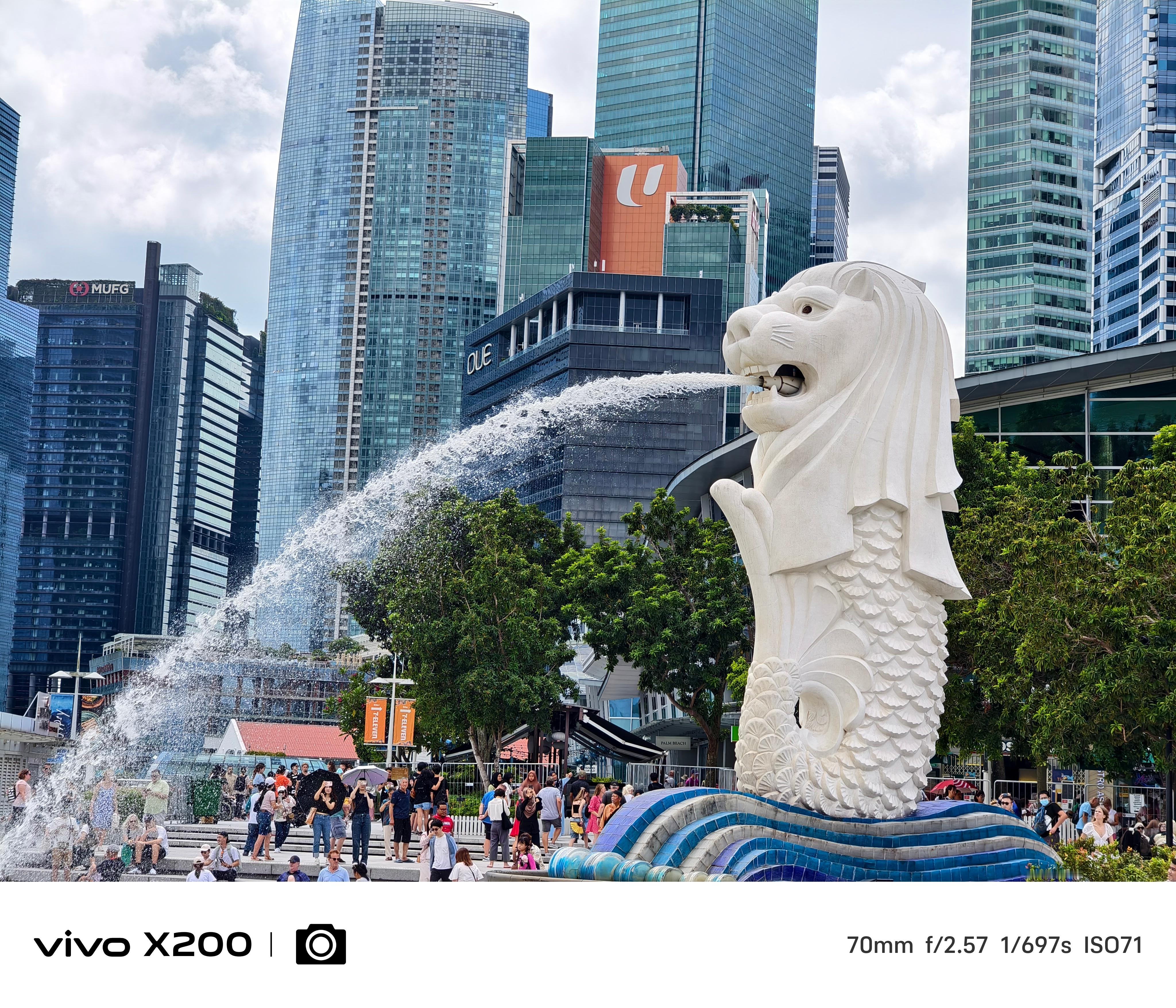 来旅游还得是要拍标准游客地标照片的碰到雨季真的是没一点办法早上晒的要命，下午就开