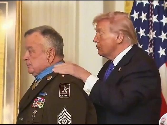 别说，这个俩怎么有点像！[呲牙][呲牙][呲牙][呲牙][呲牙]