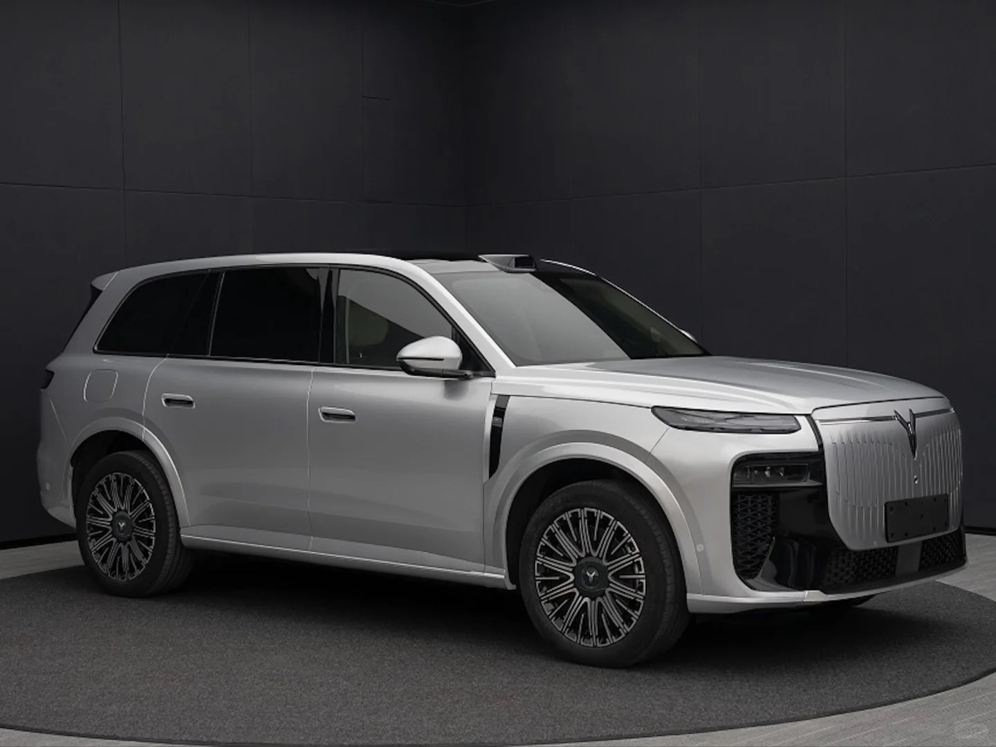 岚图泰山8的官方申报图来了1️⃣新车长宽高分别为5200/2025/1814mm