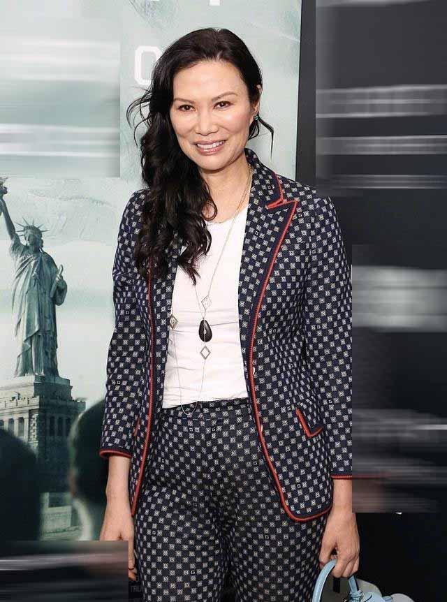 邓文迪的剽悍人生，你欣赏么

这个女人，活成了当代爽文都不敢写的样子。从山东的普