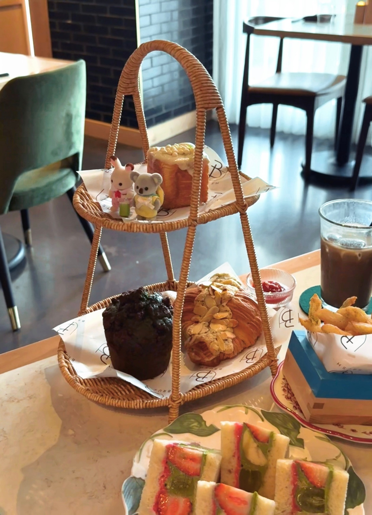 今天好日子适合把考拉小兔关起来度艾🥐 𓂃🧁˖˳🐨🐰•˖ ִֶָ̈𓈒?