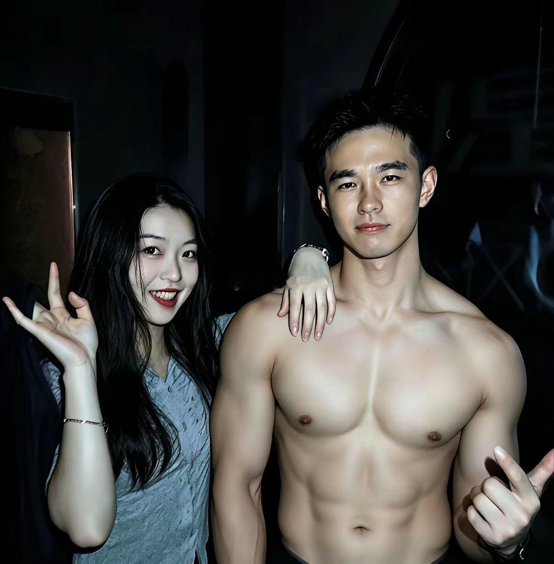 长得跟李现一样帅，这个女生真有福气啊！！ 
