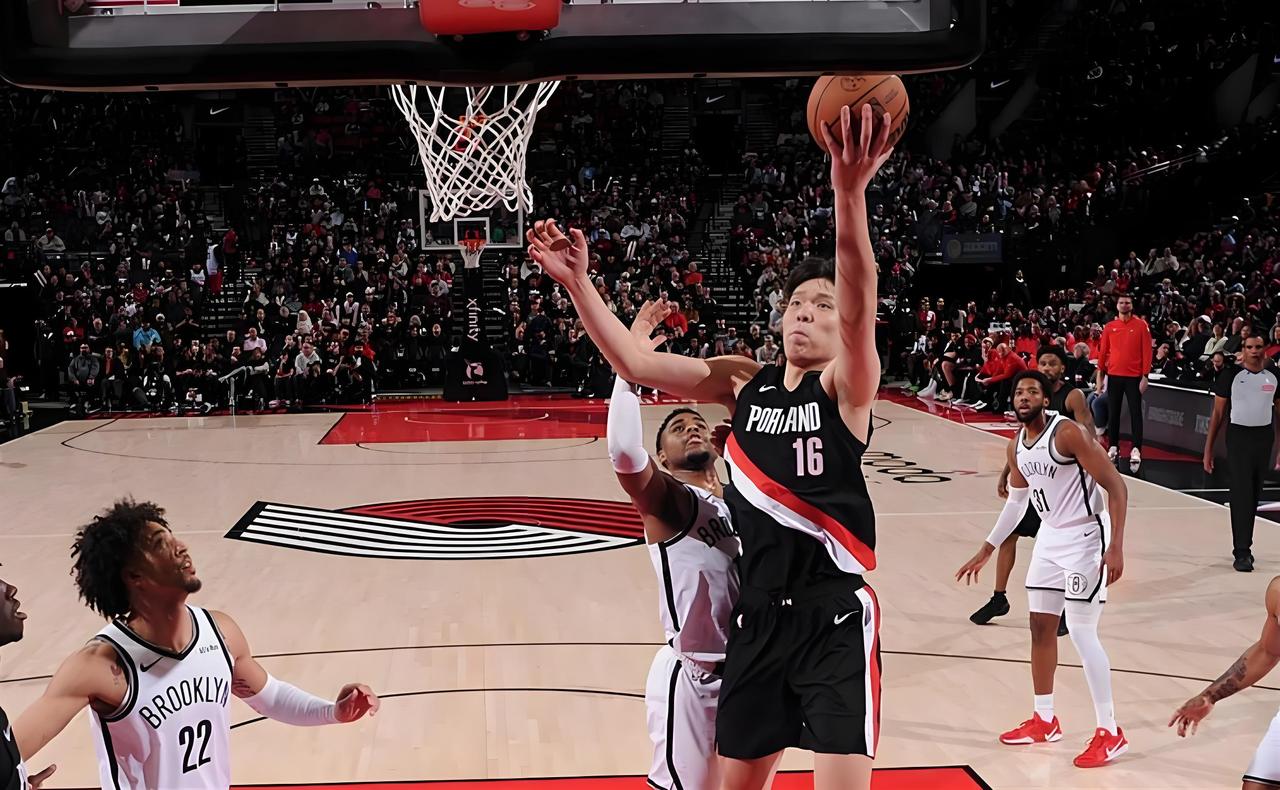 刚打一场的杨瀚森又又又被下放发展联盟，网友非但没有生气反而一致认同开拓者的做法！