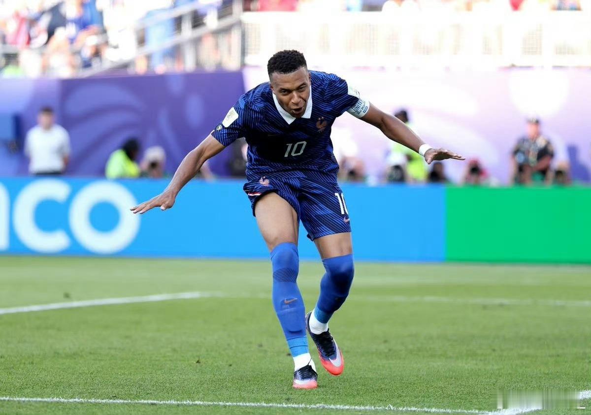 1-0绝杀晋级！姆巴佩追平梅西射手榜，法国艰难攻克巴拉圭脏球阵北京时间7月5日，